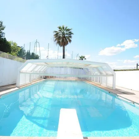 Tana Villa
